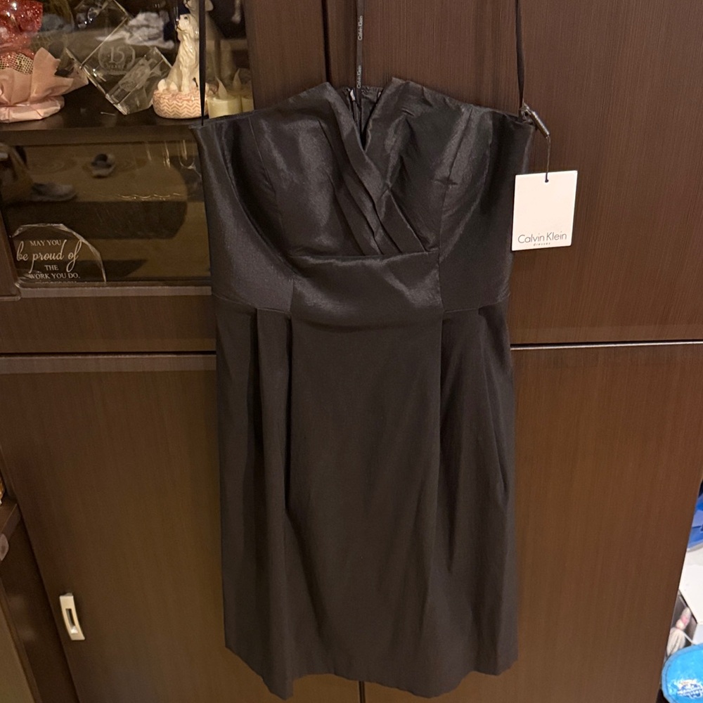 Calvin Klein Elegant Black Strapless Dress
